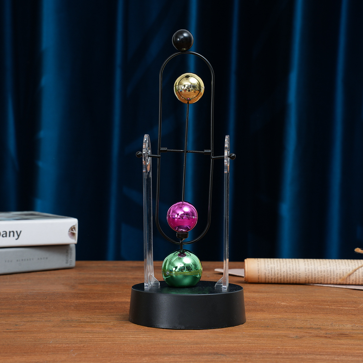 Маятник Ньютона: Декоративный  – обзор и цена Newton Cradle Large